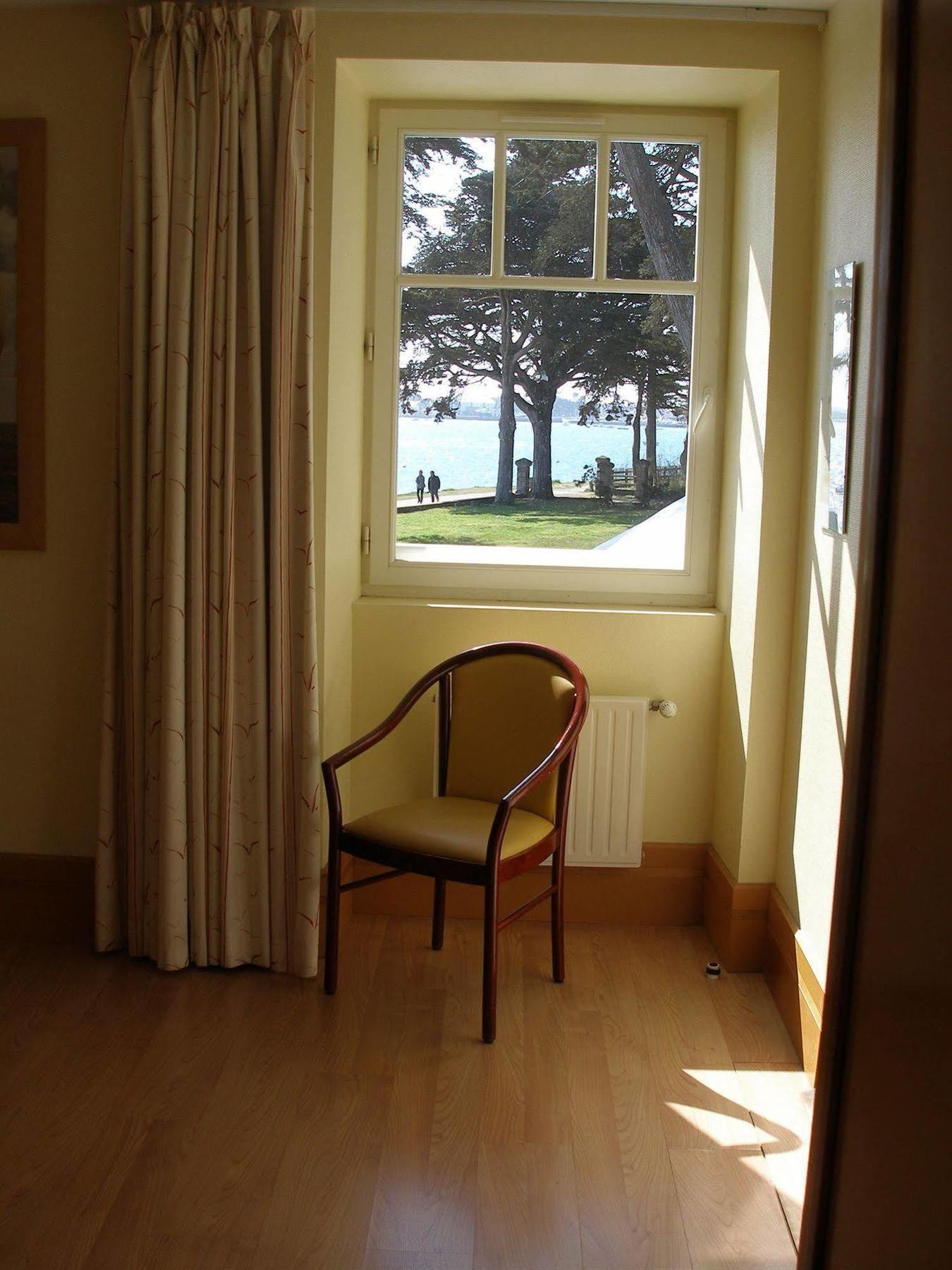 Hotel De Pen Bron 르크로아시 외부 사진